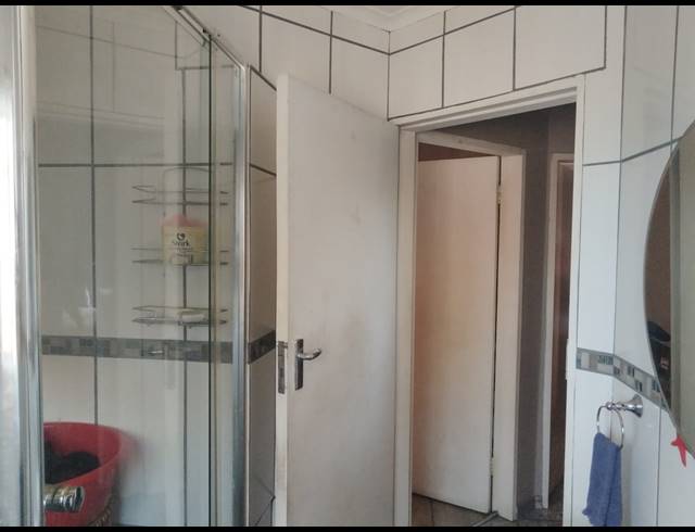 2 BEDROOM TOWNHOUSE FOR SALE IN CASTLEVIEW